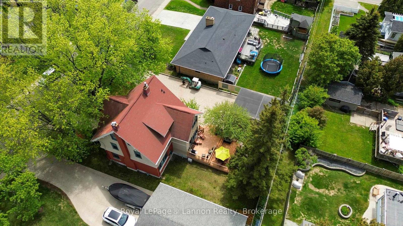 34 Winnipeg Avenue Property Photo 9