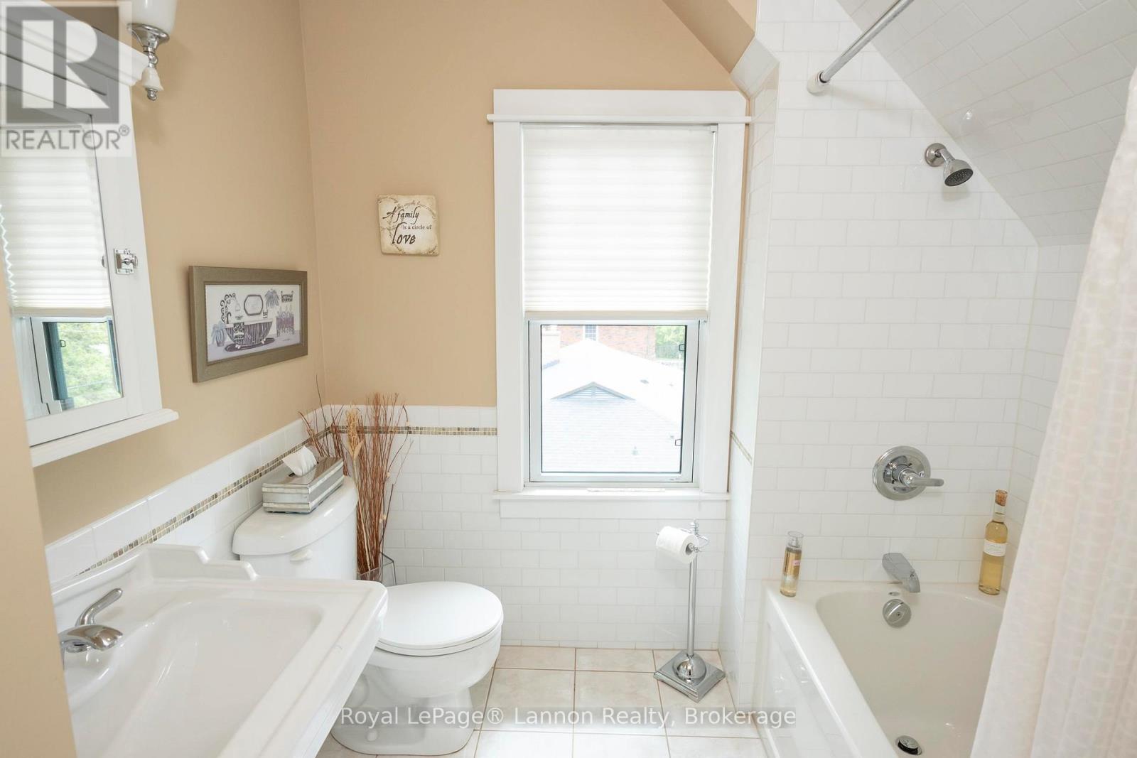 34 Winnipeg Avenue Property Photo 27