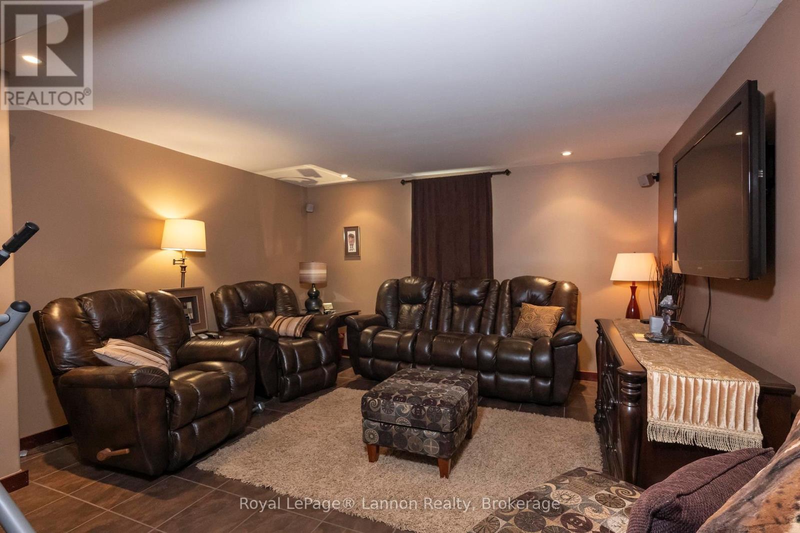 34 Winnipeg Avenue Property Photo 44