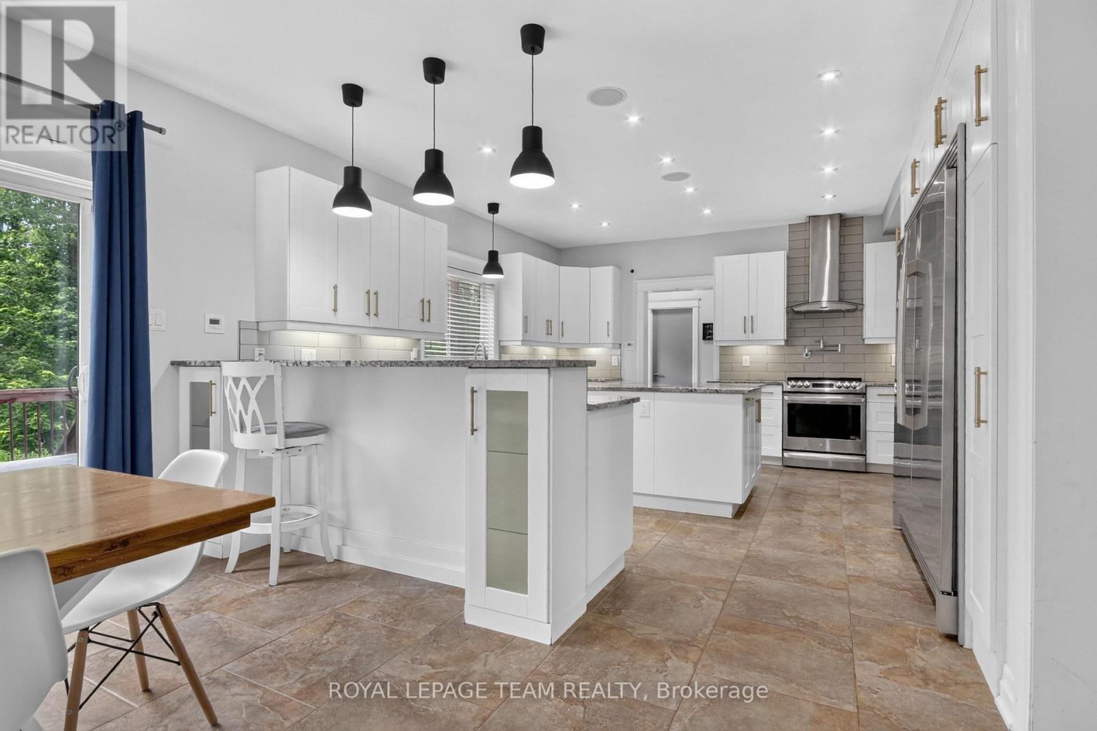 6330 Second Line Road Property Photo 10