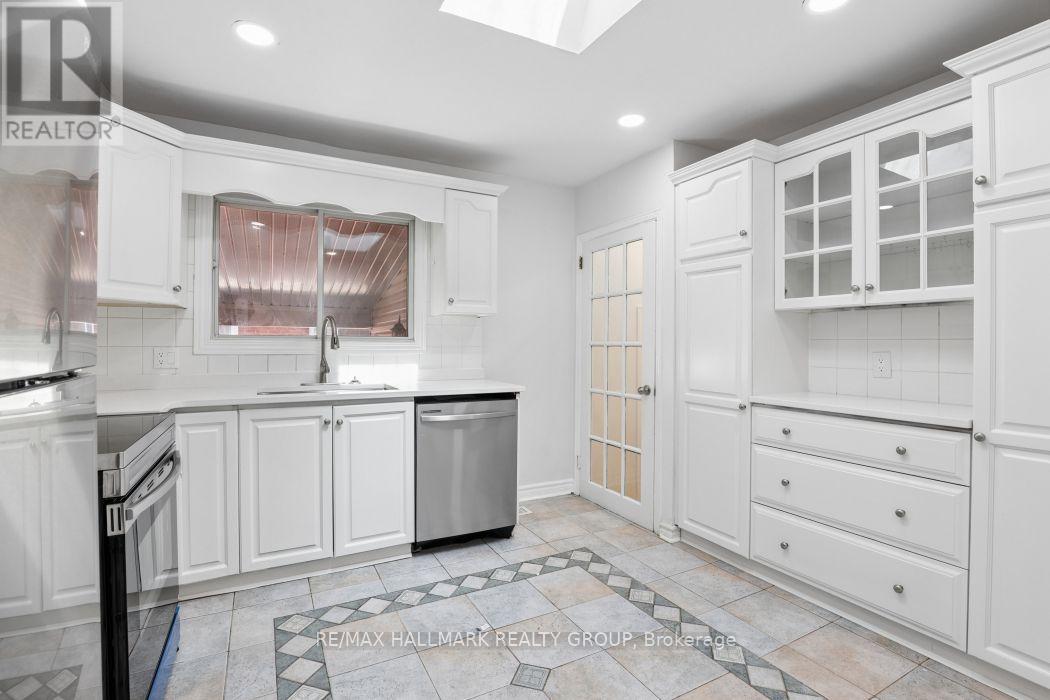 211 Harcourt Avenue Property Photo 12