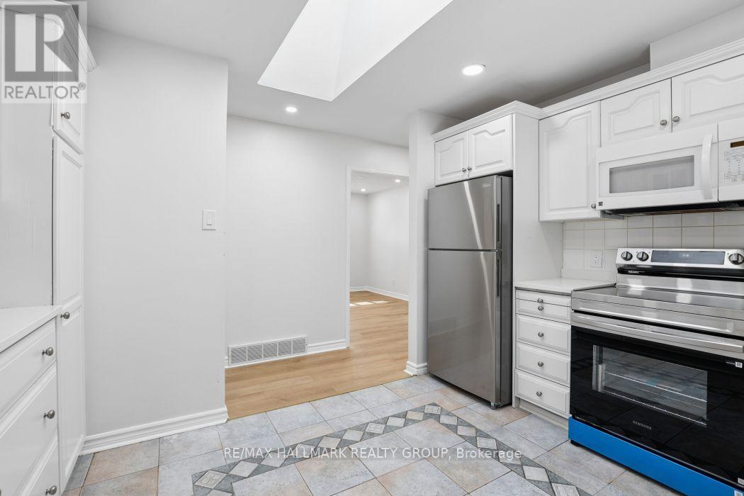 211 Harcourt Avenue Property Photo 14