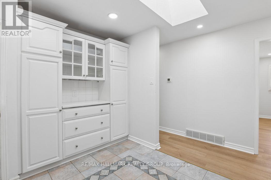 211 Harcourt Avenue Property Photo 15