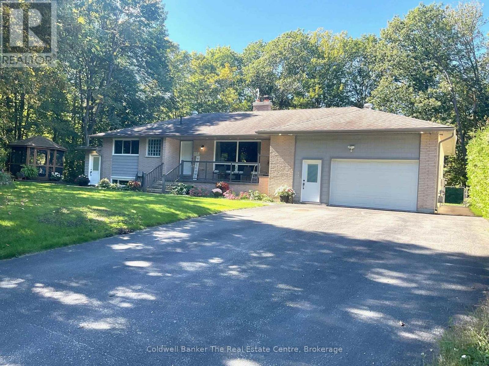 105 Wellington Street Property Photo 1