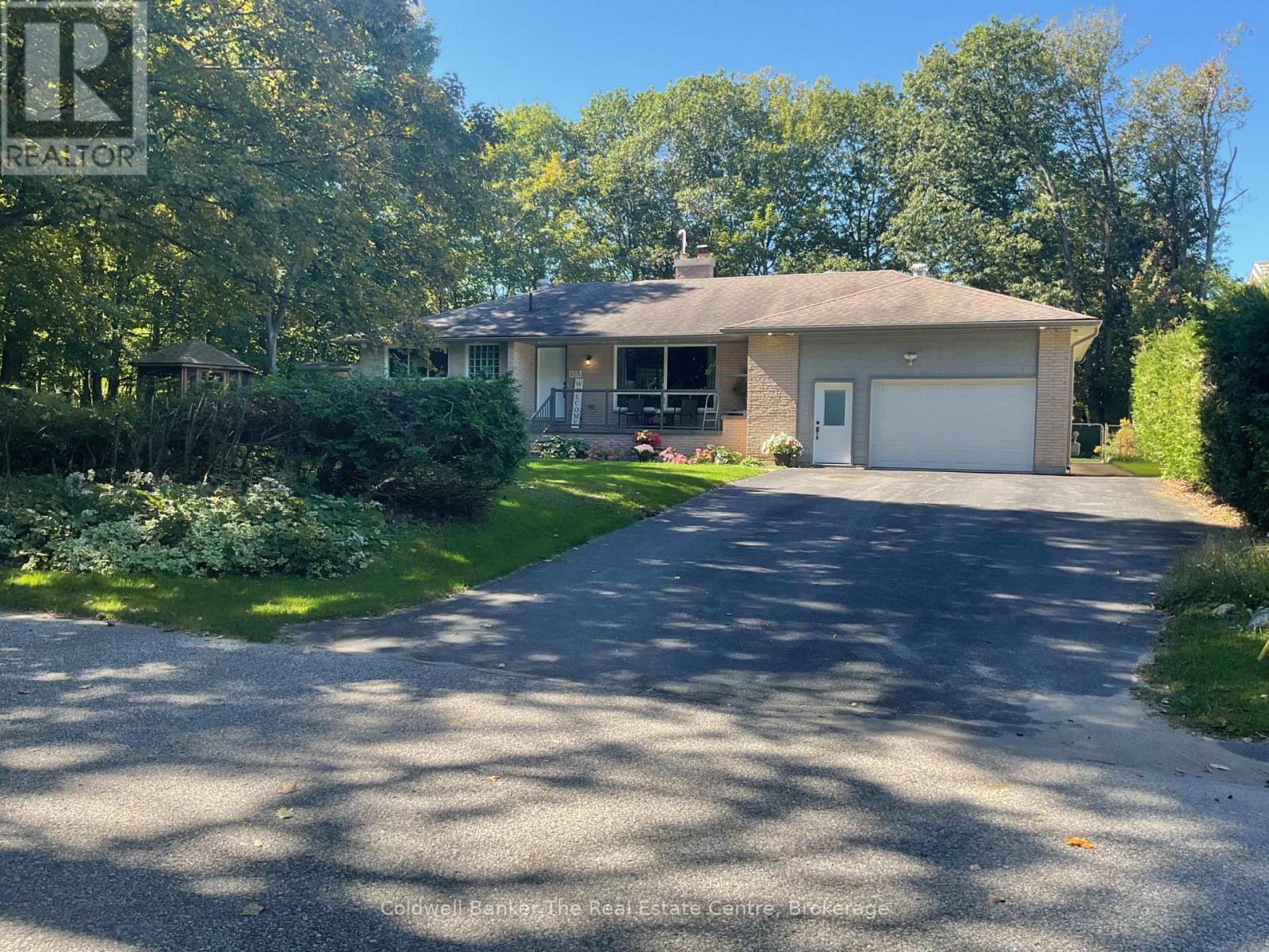 105 Wellington Street Property Photo 4