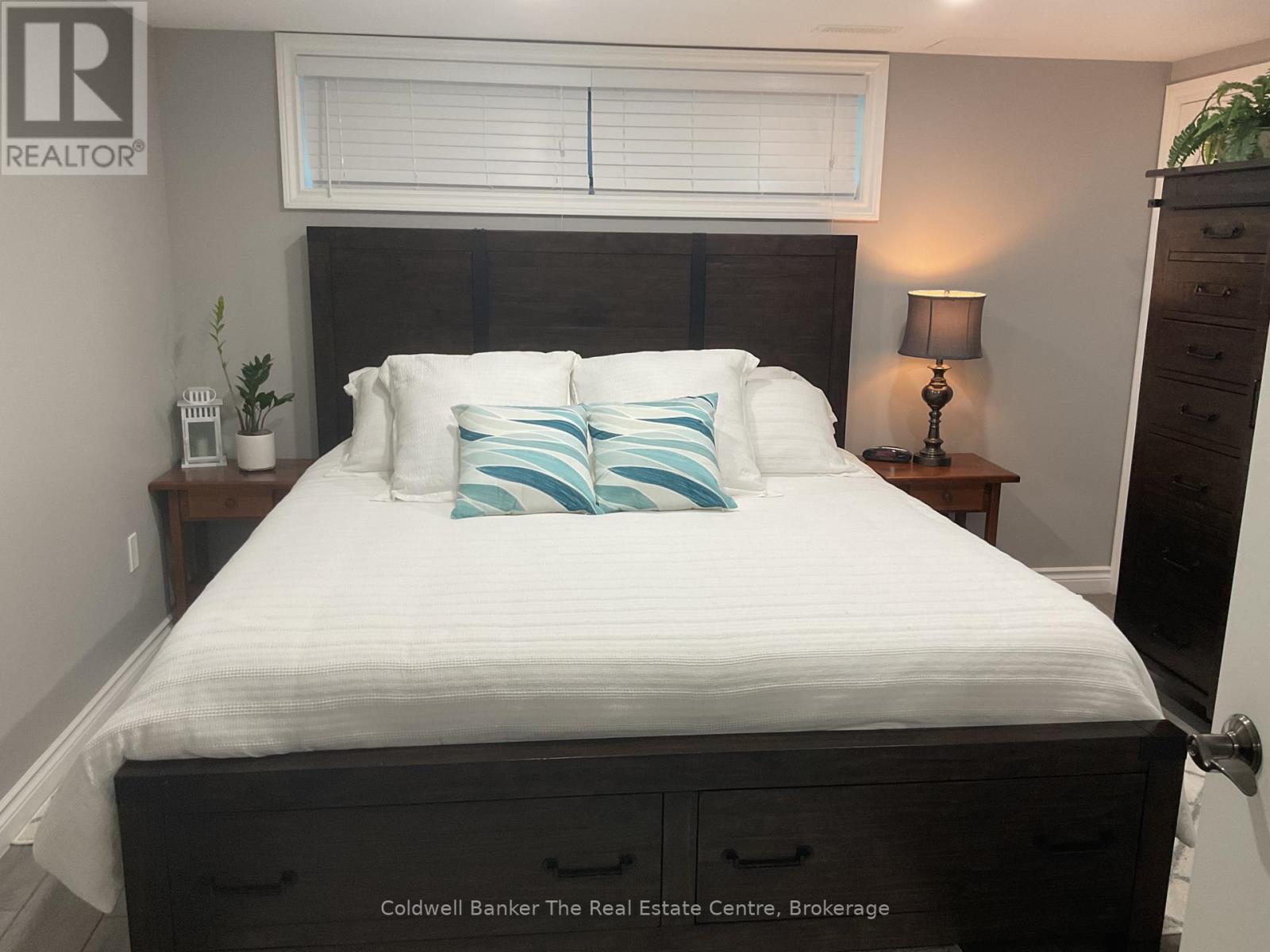 105 Wellington Street Property Photo 12