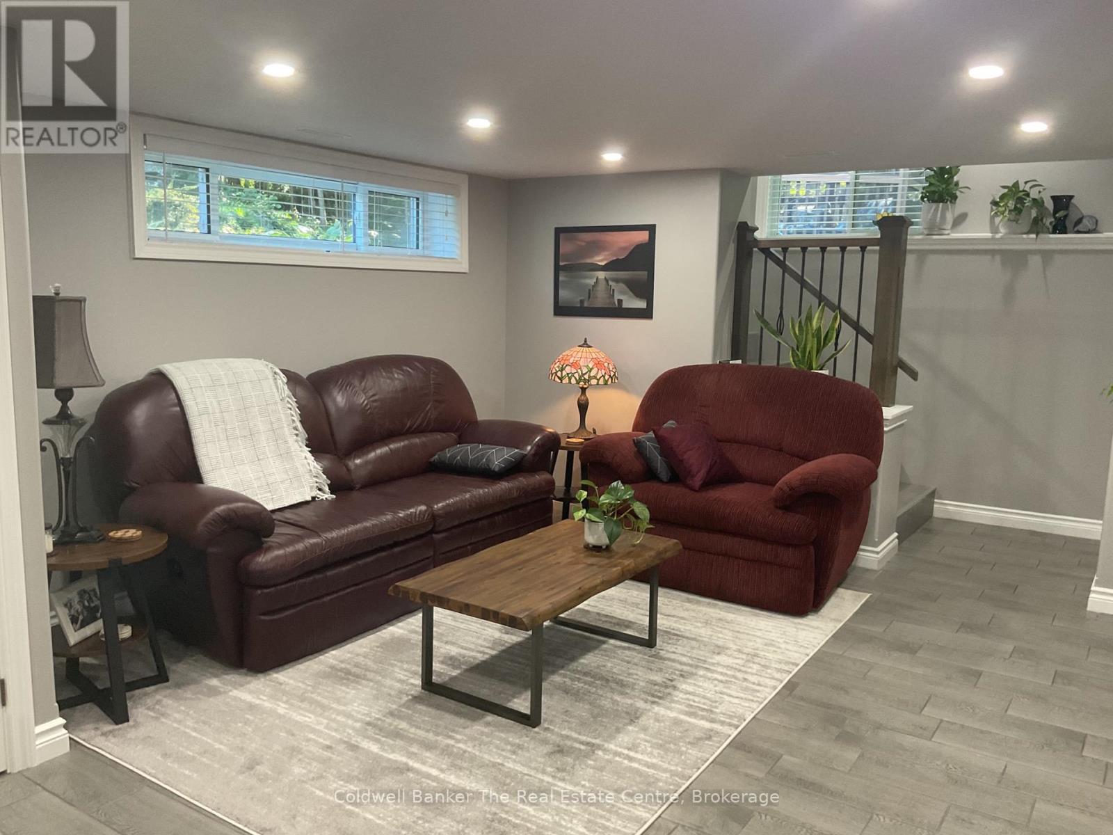 105 Wellington Street Property Photo 14