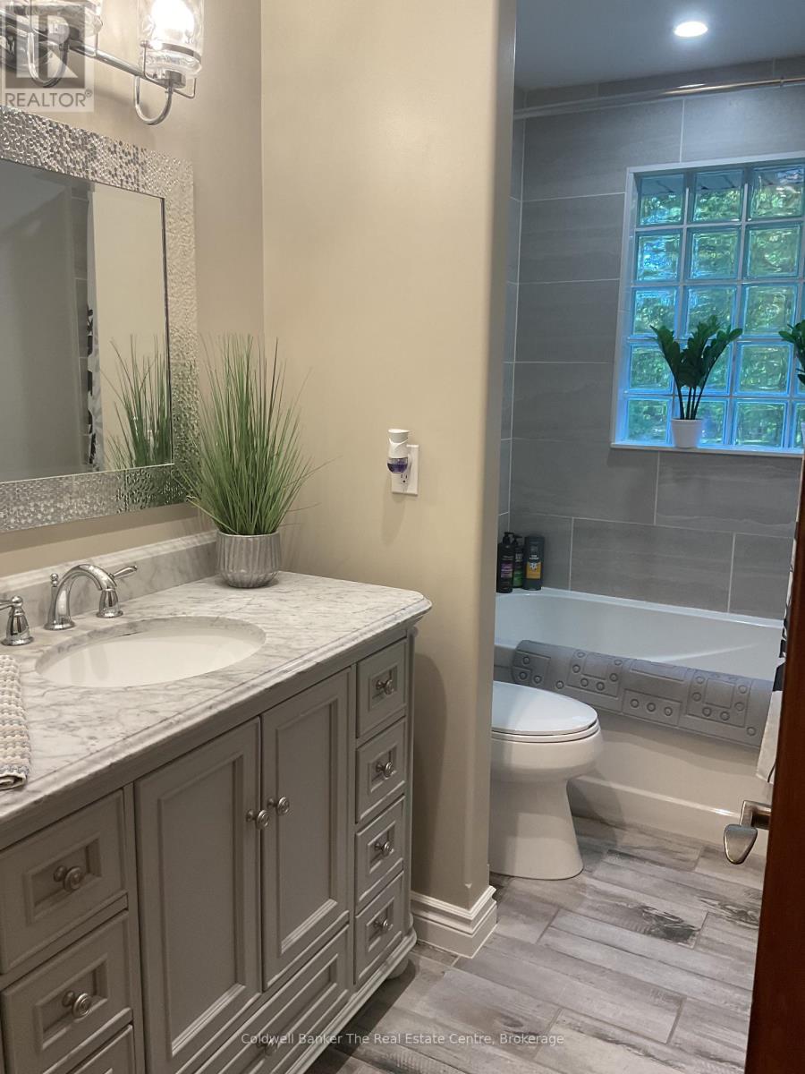105 Wellington Street Property Photo 25