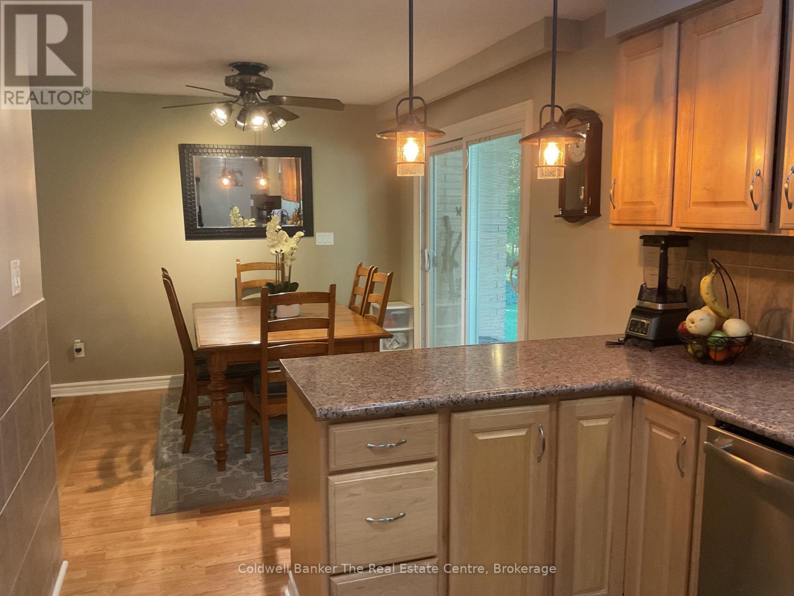 105 Wellington Street Property Photo 27