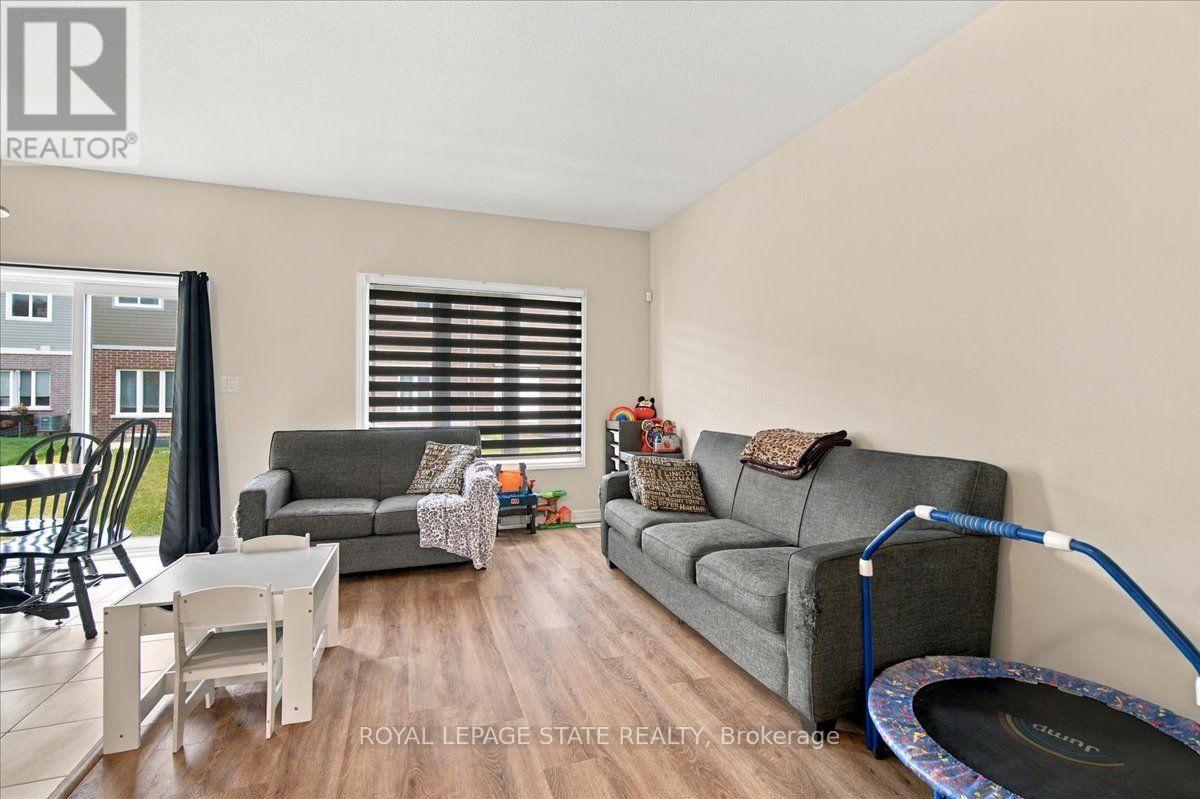 125 Sunflower Place Property Photo 5