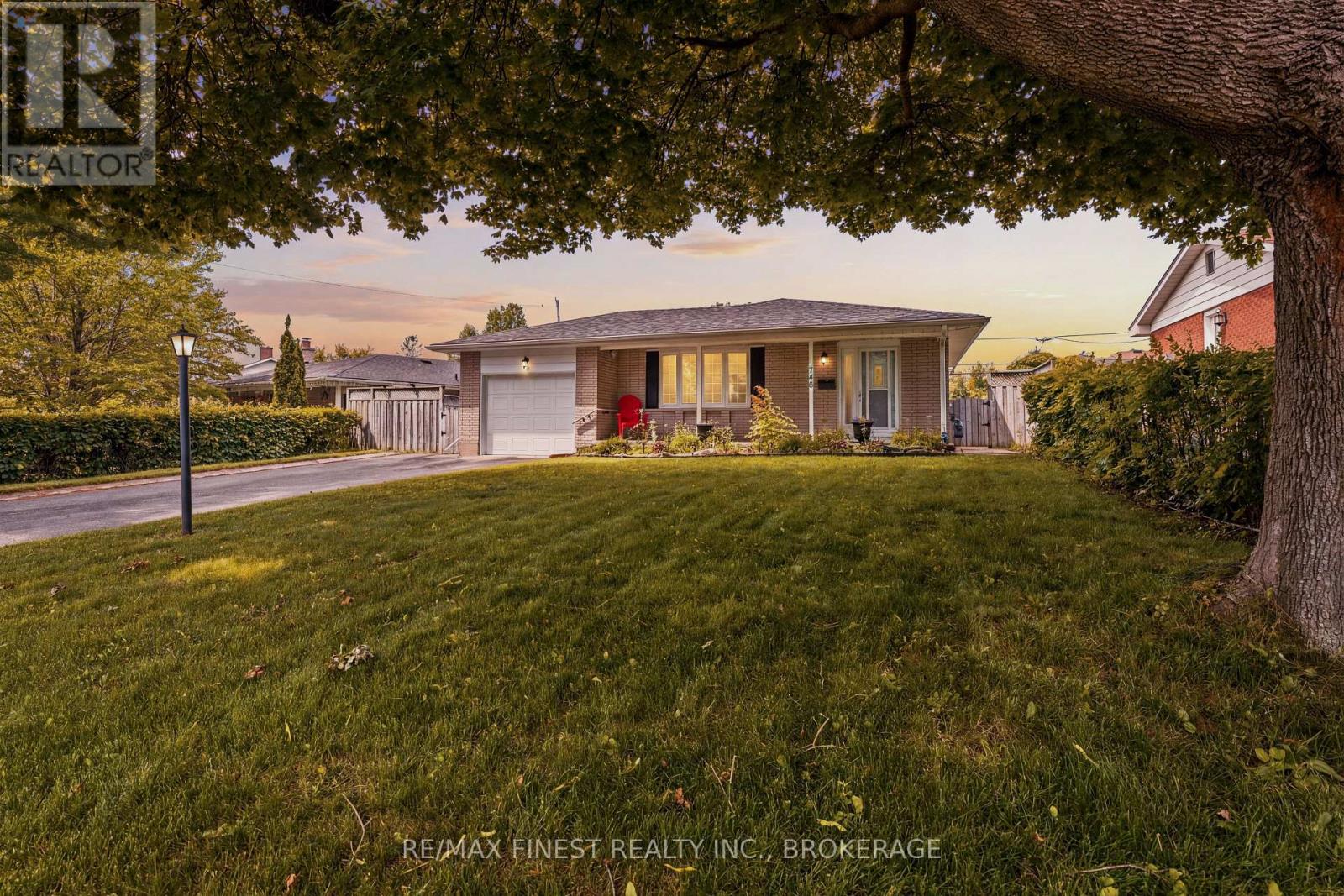 746 Laidlaw Crescent Property Photo 1