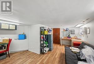 27 Beckwith Street N Property Photo 7