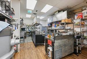 27 Beckwith Street N Property Photo 8