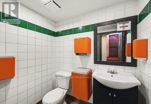 27 Beckwith Street N Property Photo 9