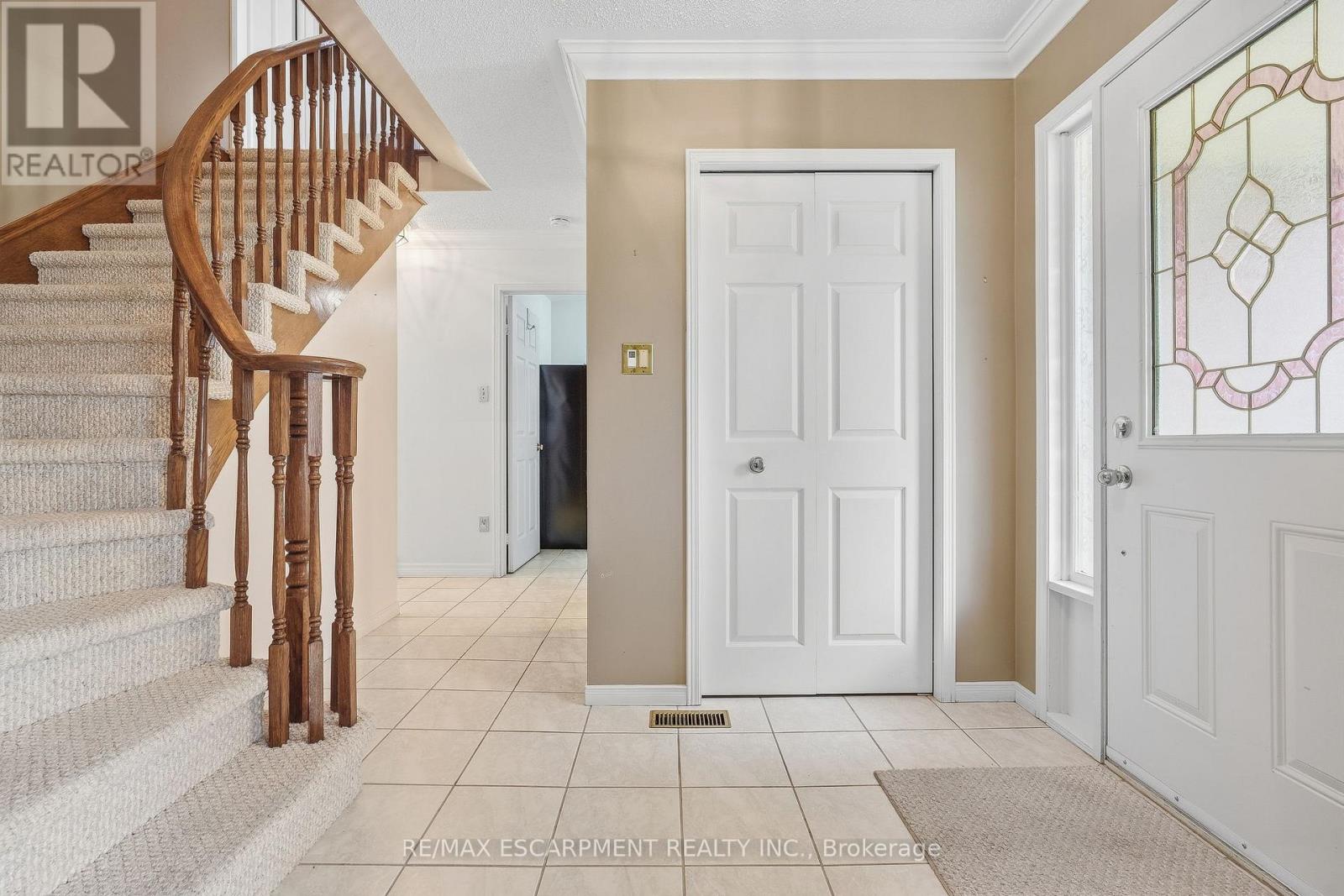 5 Michelle Drive Property Photo 3