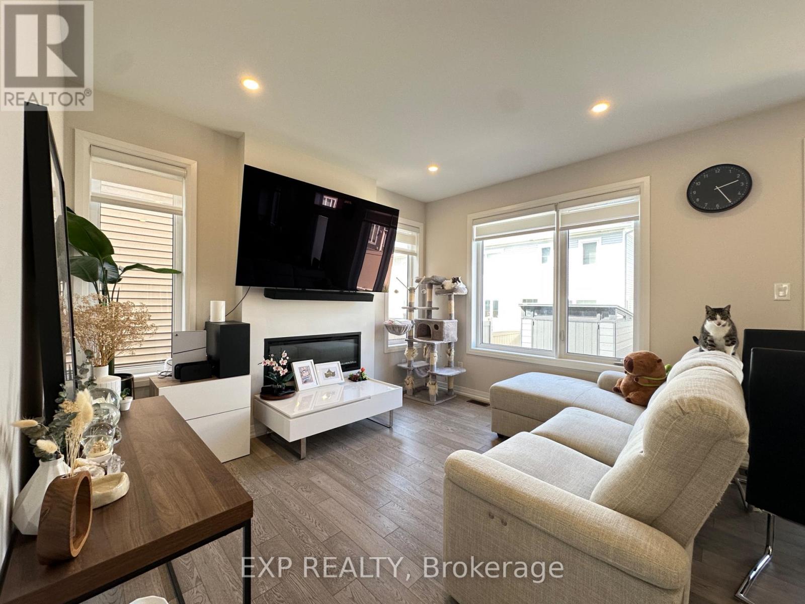 3073 Travertine Way Property Photo 5