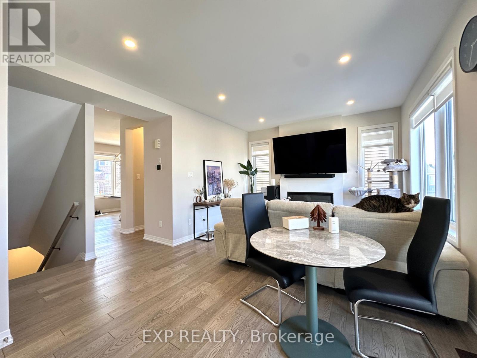 3073 Travertine Way Property Photo 10