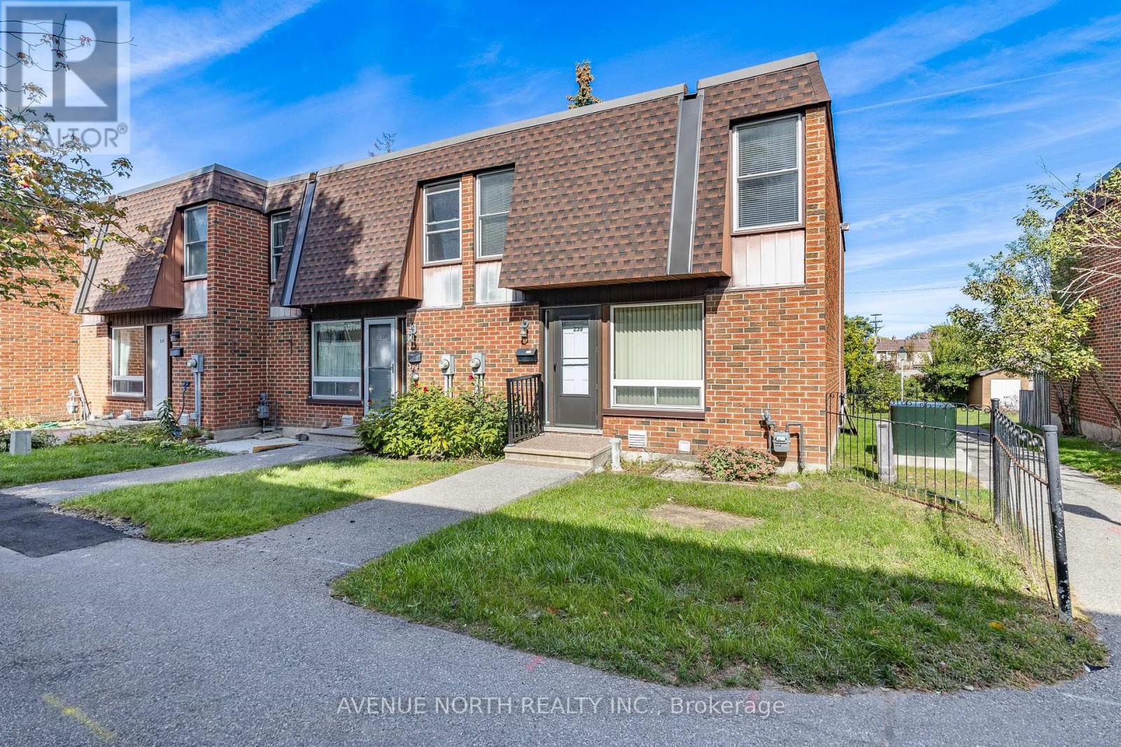 239 - 2270 COTTERS CRESCENT Property Photo 1