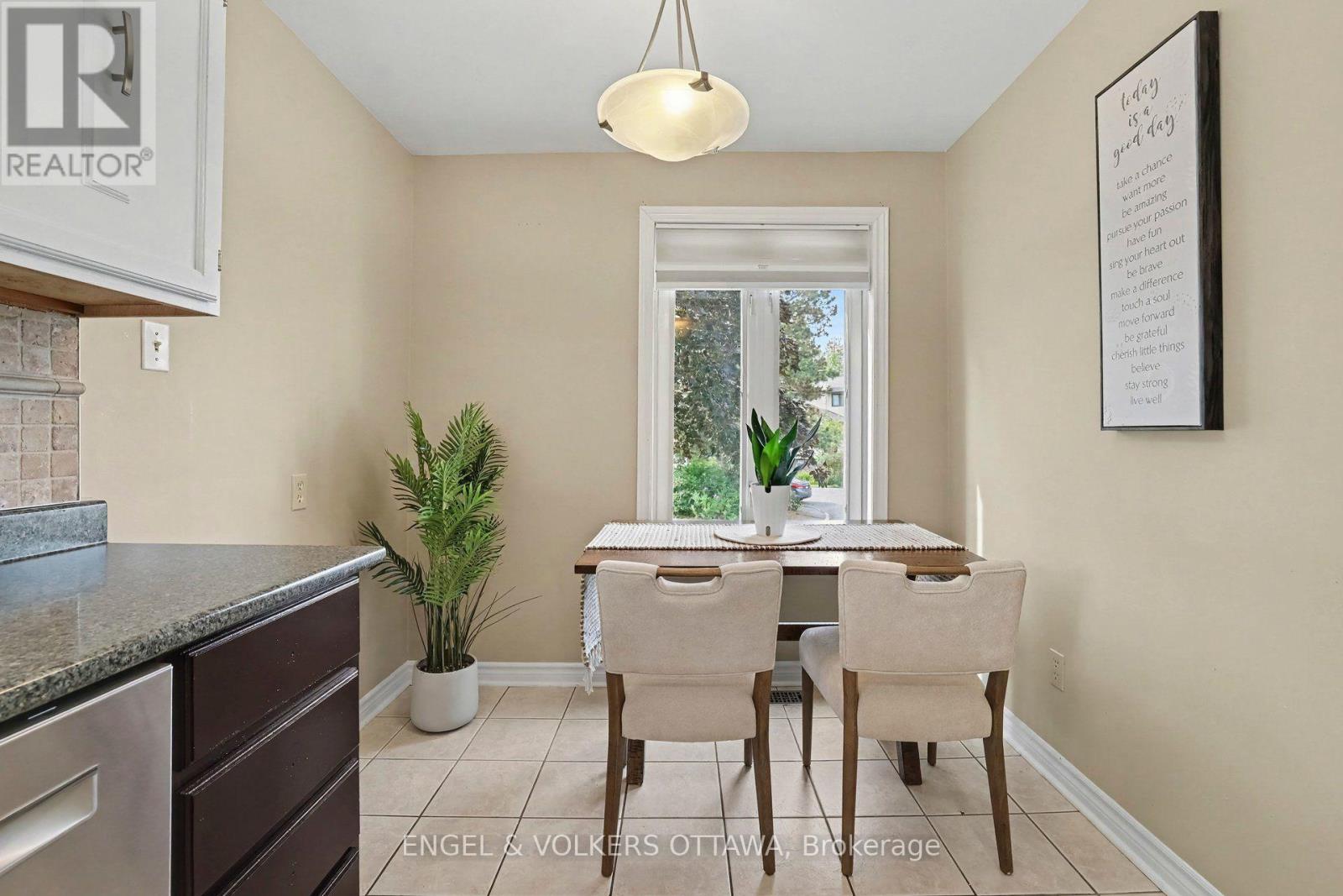 15 Archer Square Property Photo 15