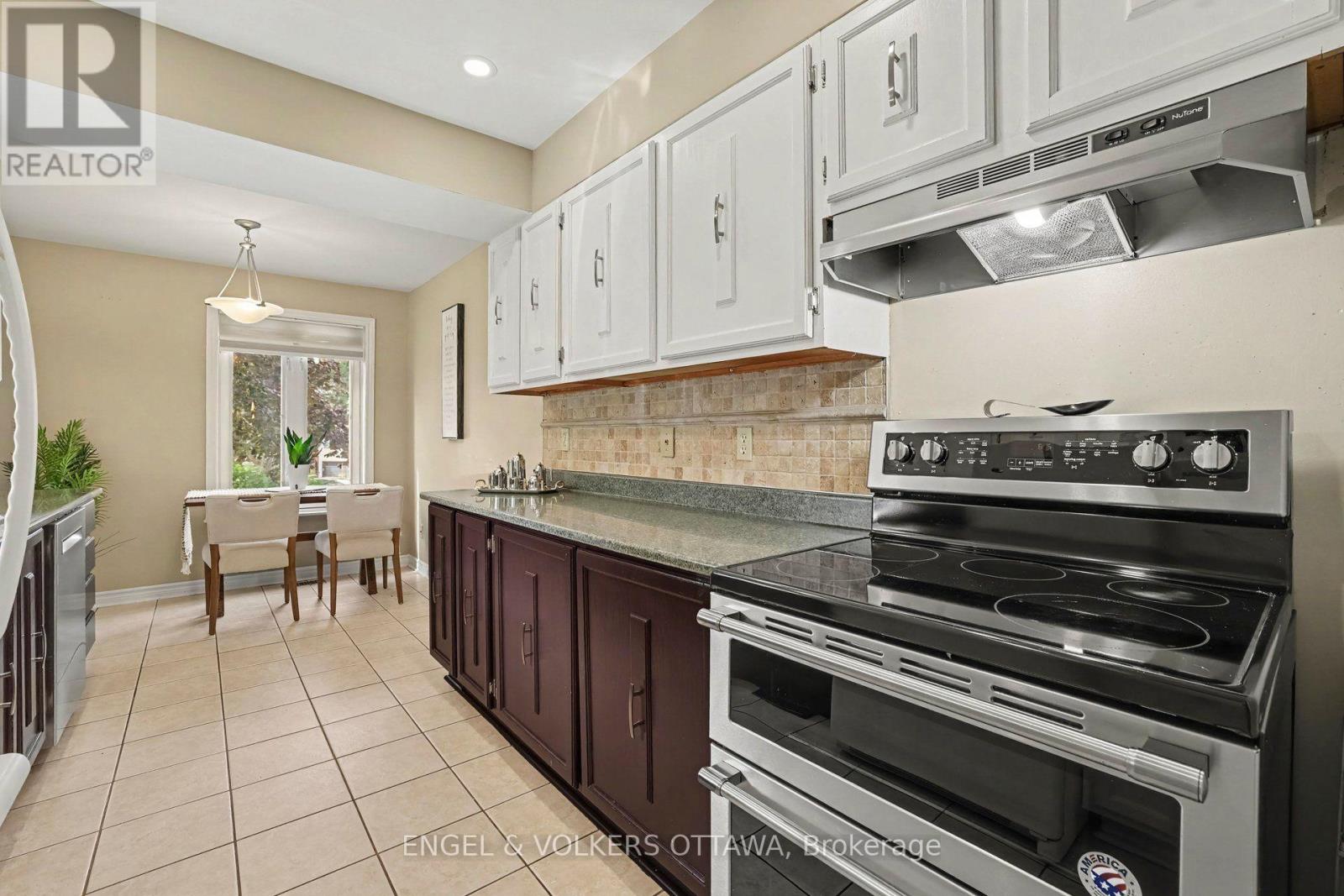 15 Archer Square Property Photo 17