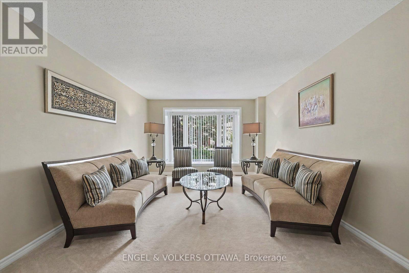 15 Archer Square Property Photo 21