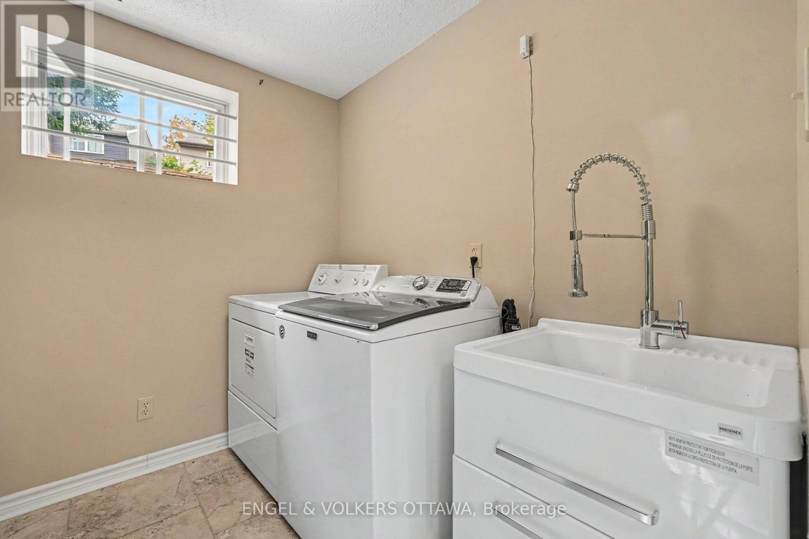 15 Archer Square Property Photo 23
