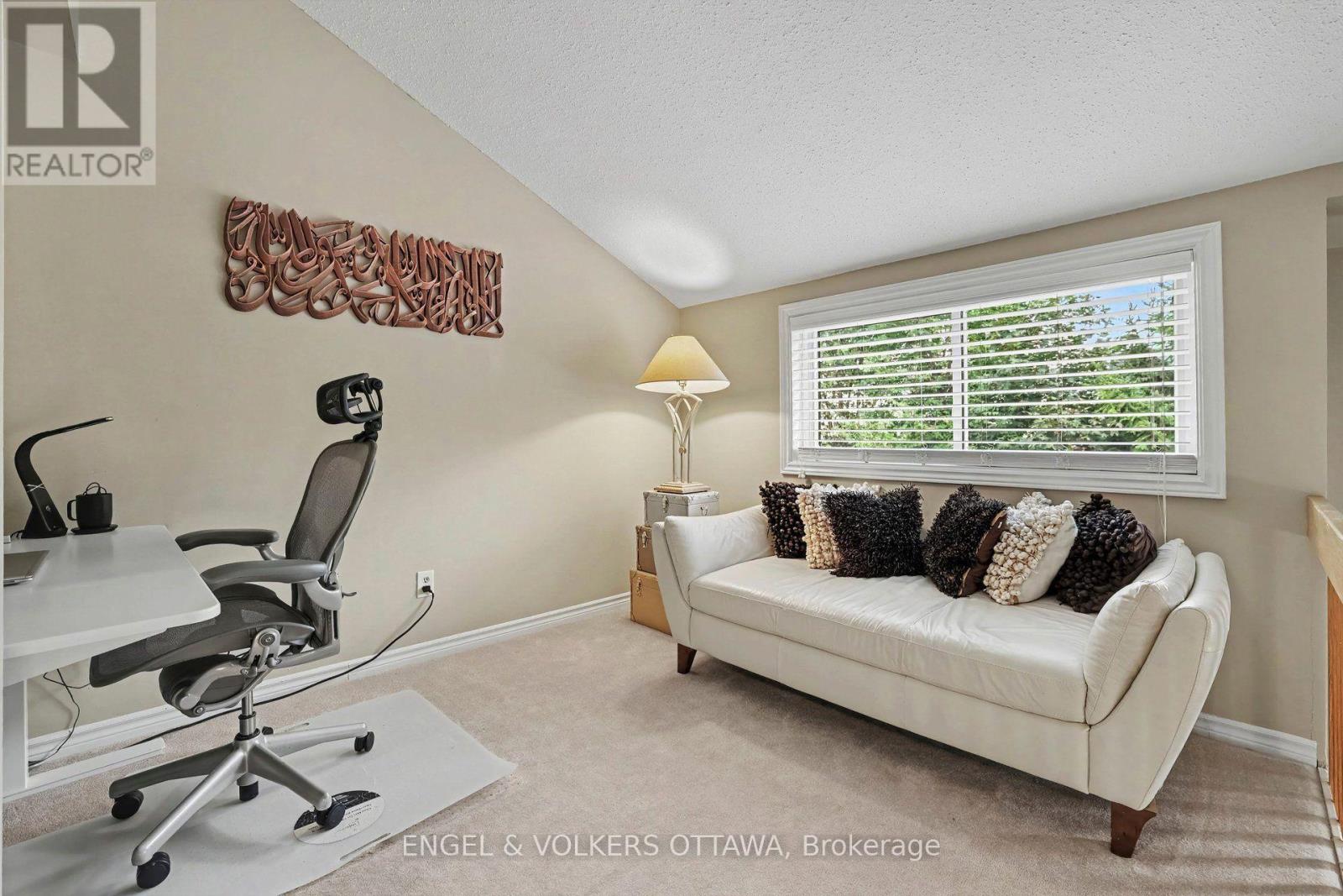 15 Archer Square Property Photo 25