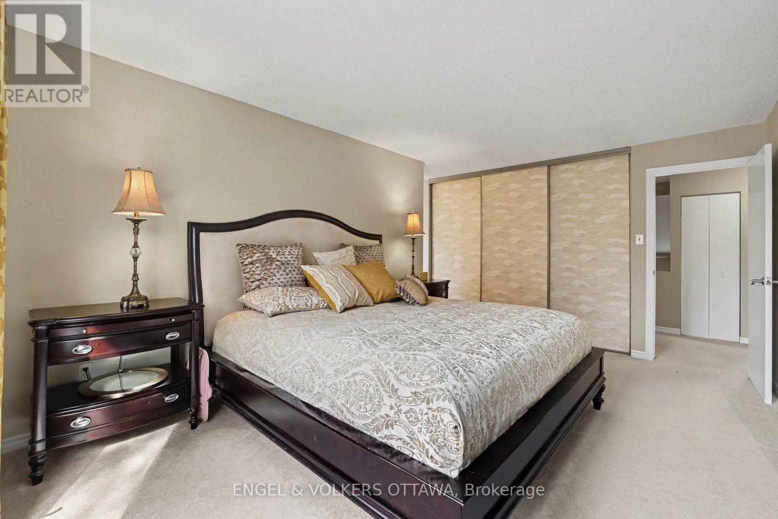 15 Archer Square Property Photo 27