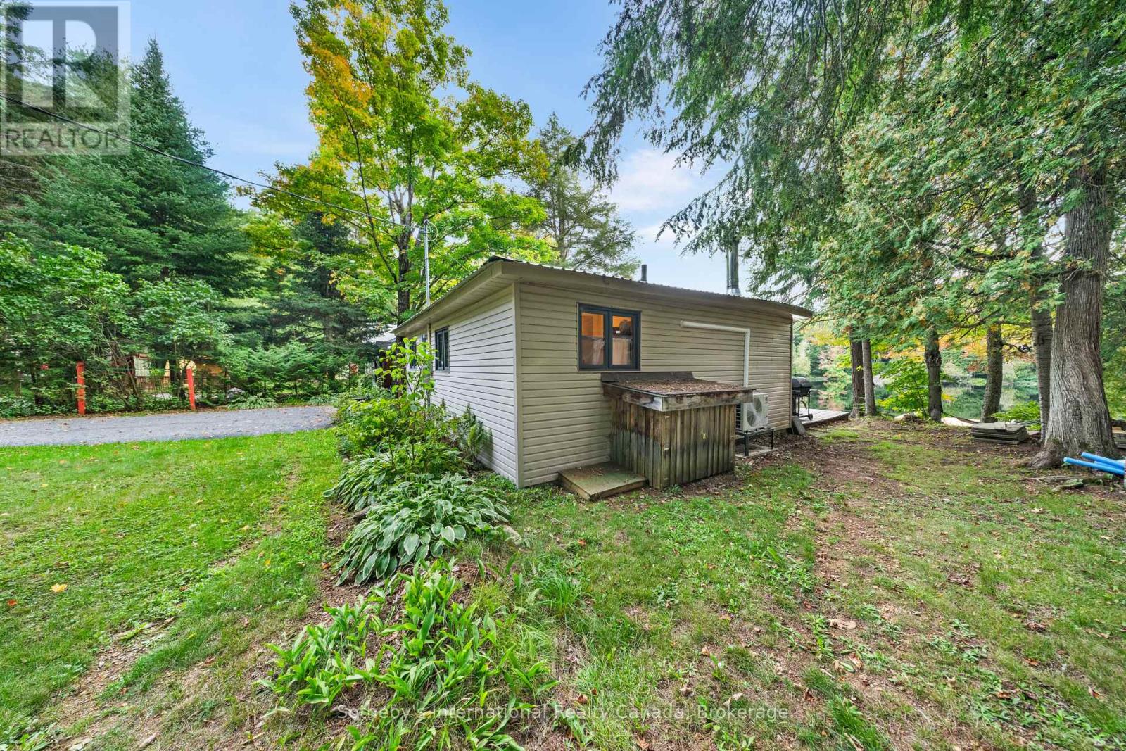 1054 Keysbury Drive Property Photo 35