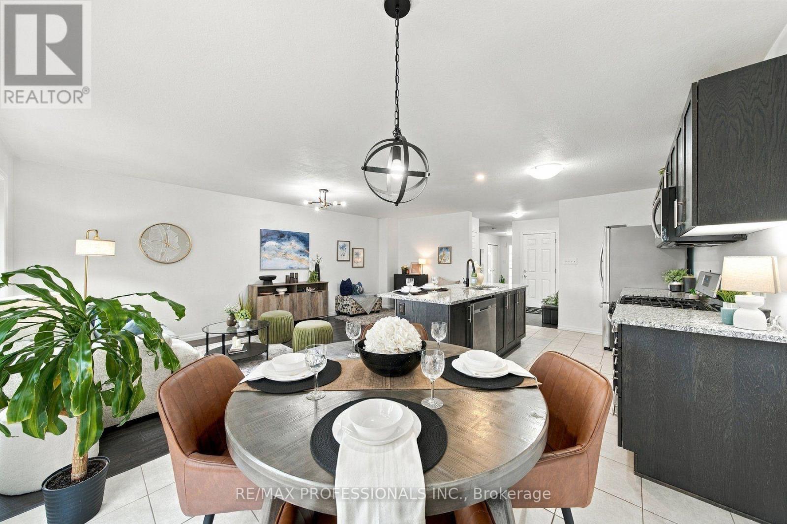31 - 135 Hardcastle Drive Property Photo 8