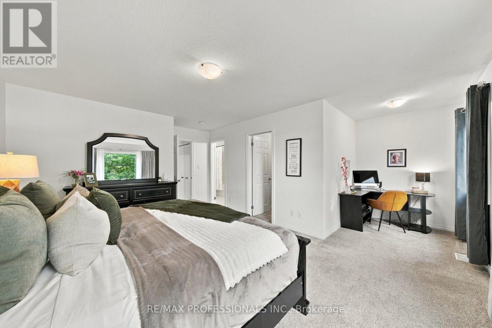 31 - 135 Hardcastle Drive Property Photo 18