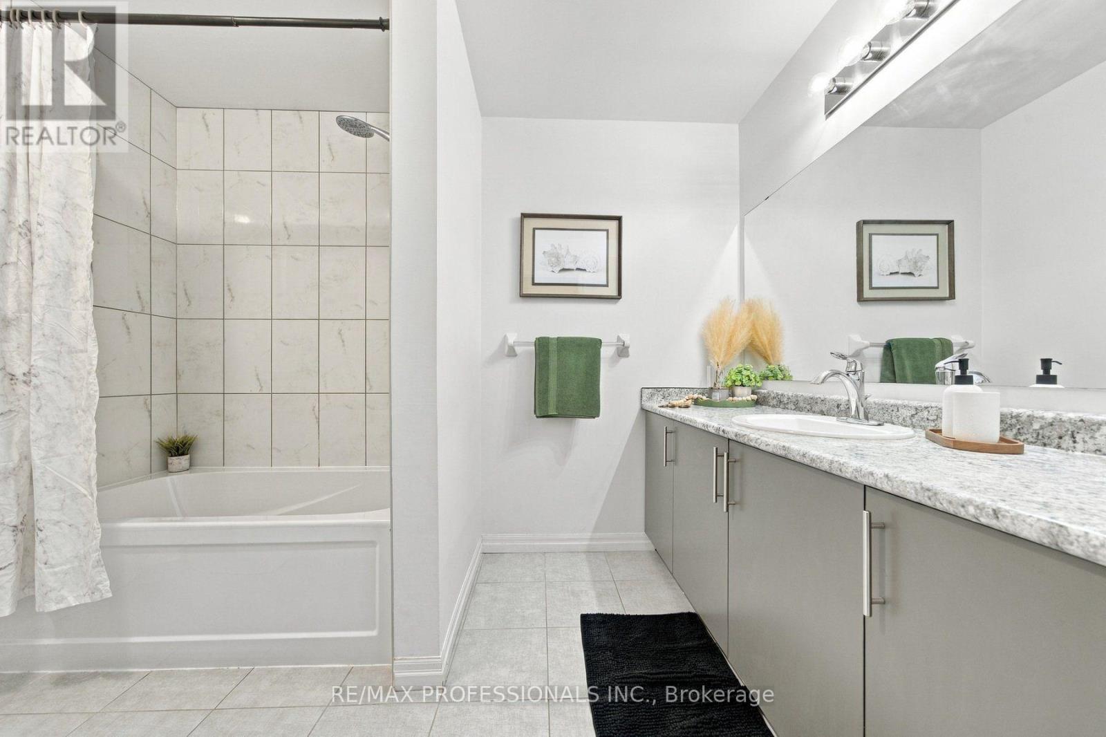31 - 135 Hardcastle Drive Property Photo 19
