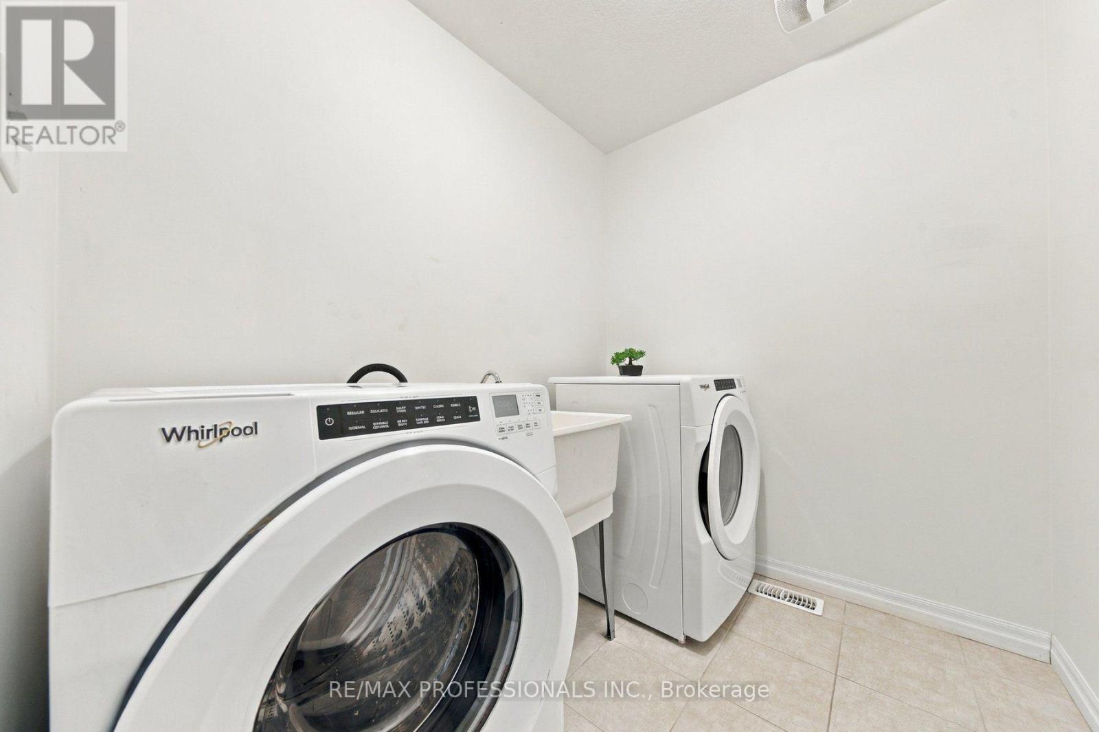 31 - 135 Hardcastle Drive Property Photo 21