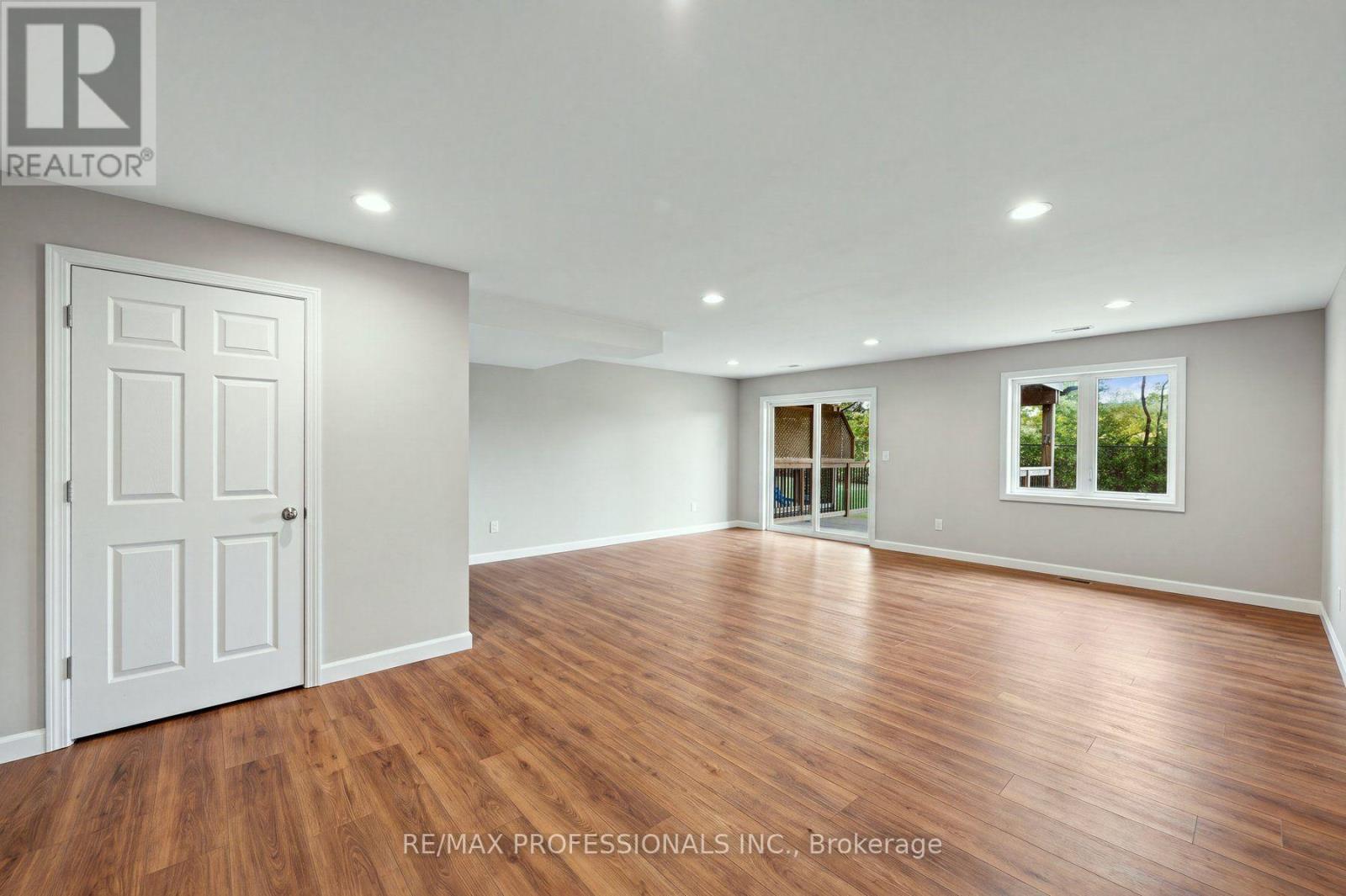 31 - 135 Hardcastle Drive Property Photo 23