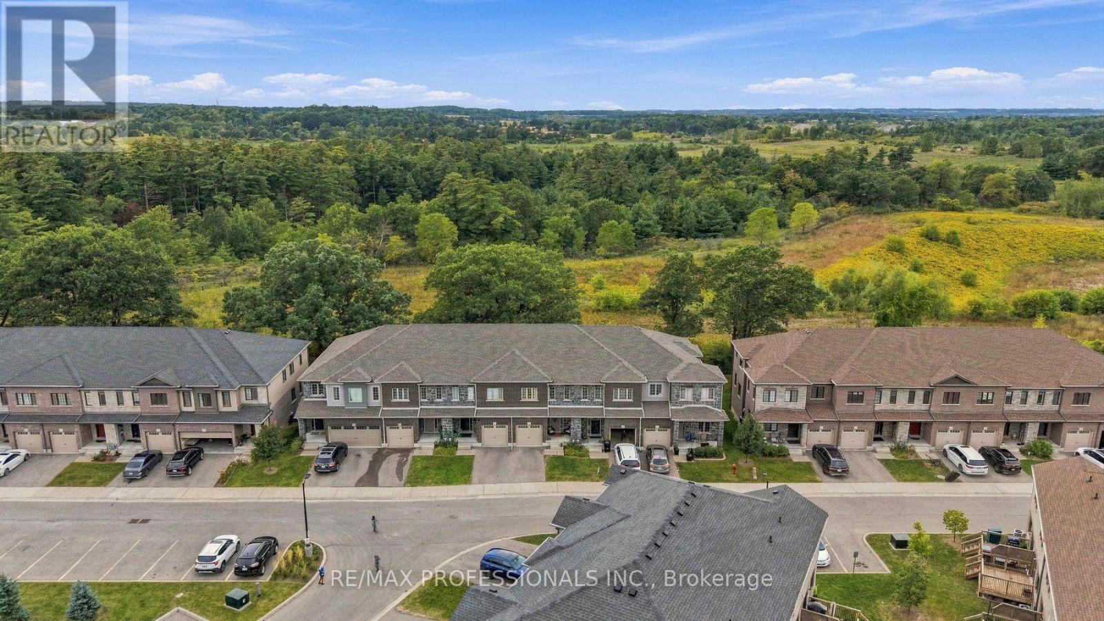 31 - 135 Hardcastle Drive Property Photo 28