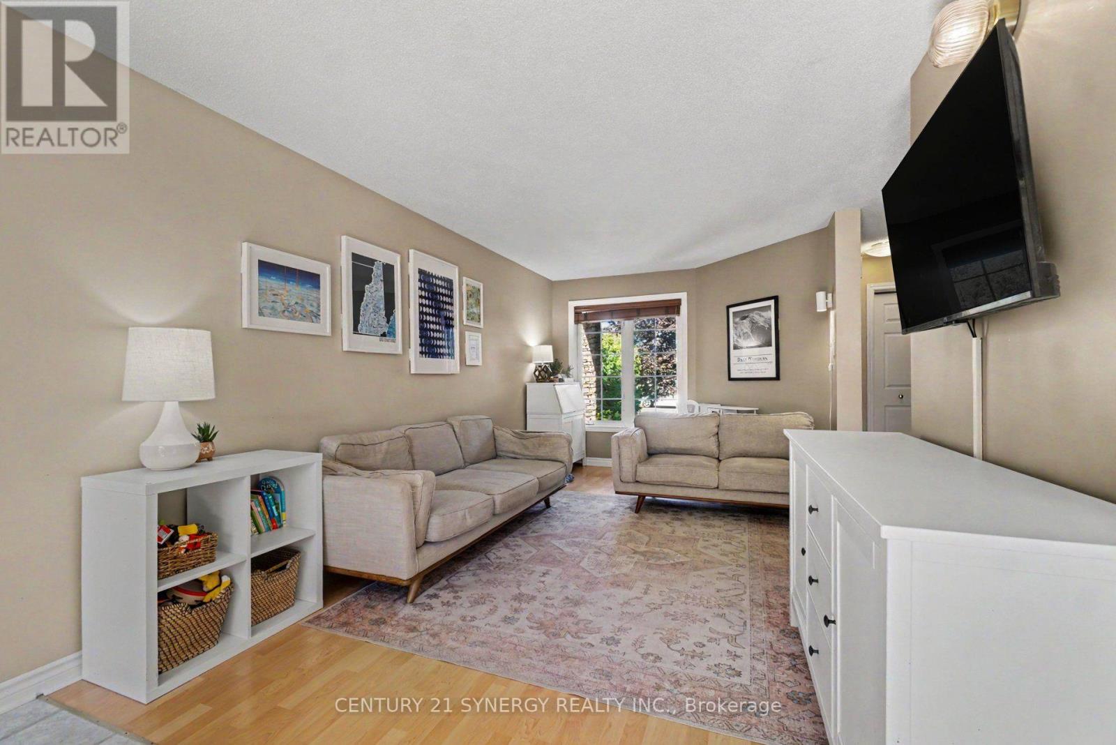 63 Lafleche Boulevard Property Photo 3