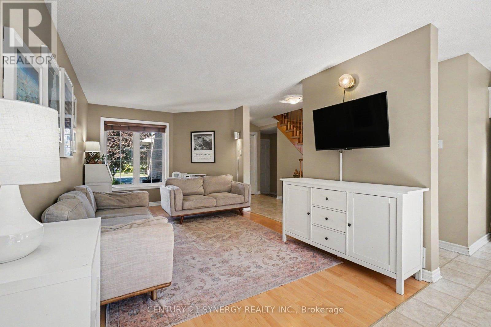 63 Lafleche Boulevard Property Photo 4