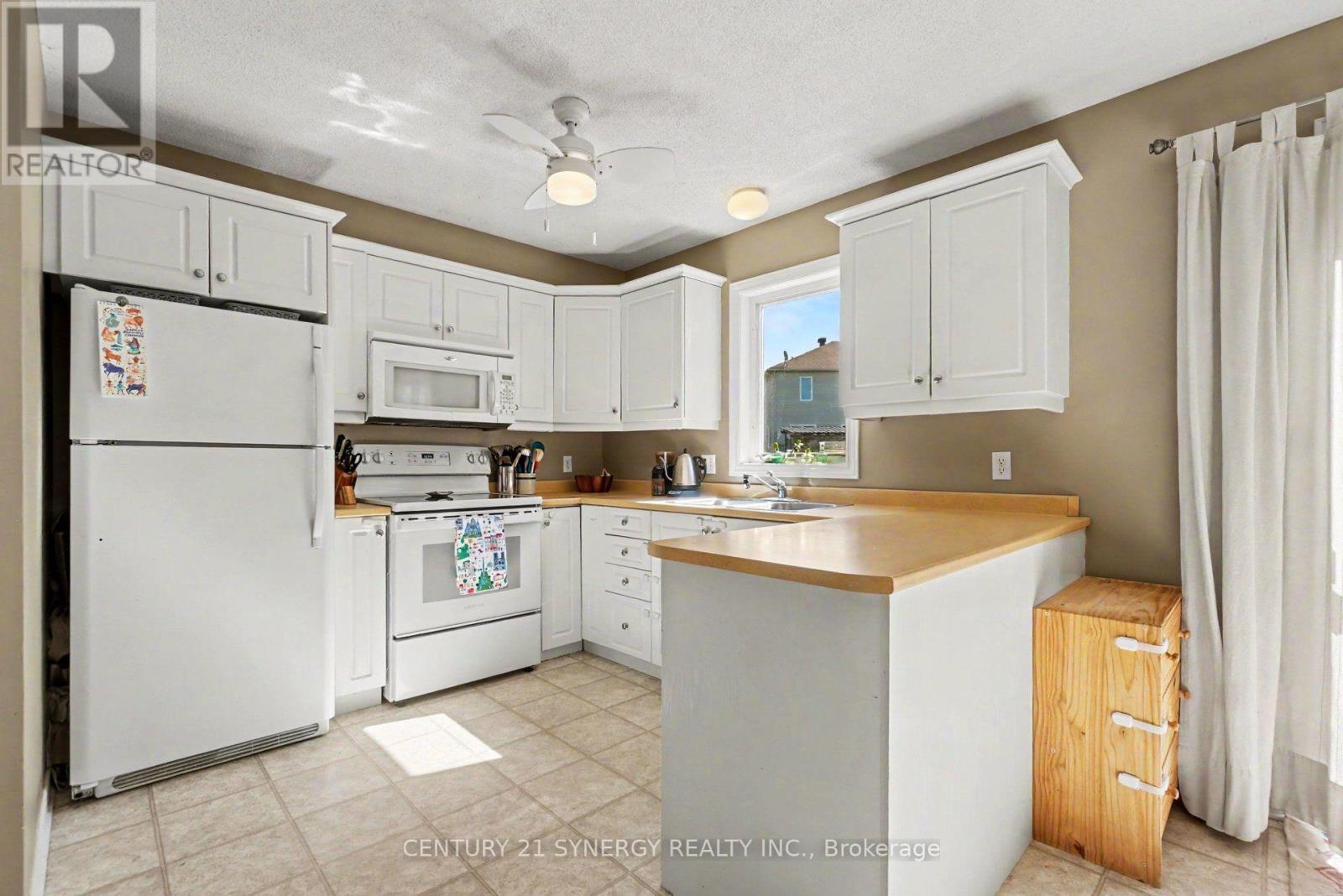 63 Lafleche Boulevard Property Photo 7