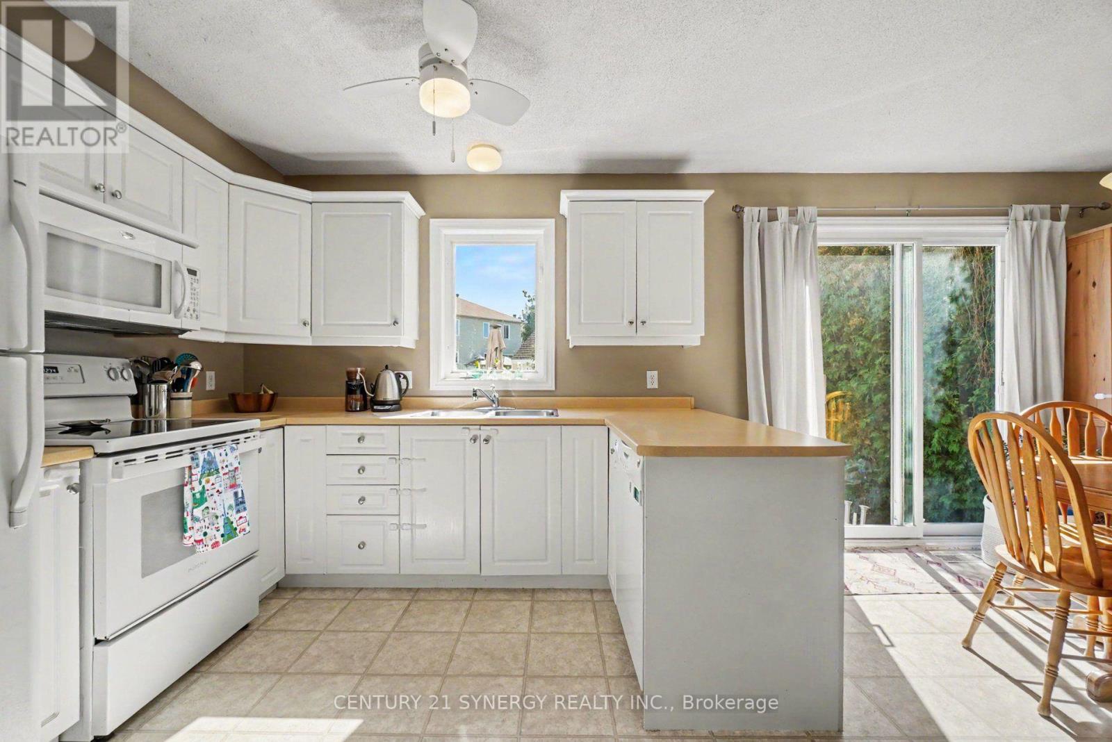 63 Lafleche Boulevard Property Photo 8