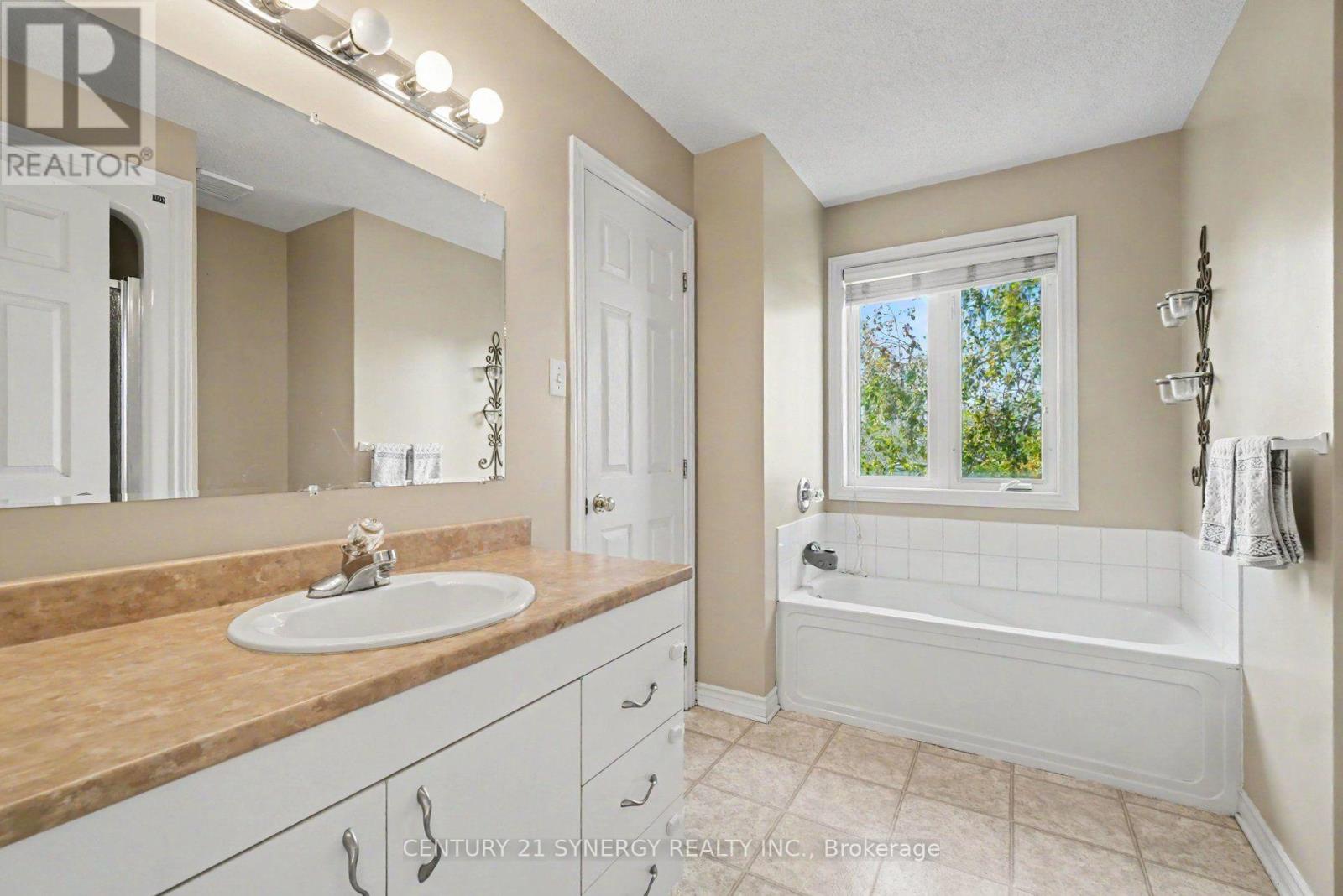 63 Lafleche Boulevard Property Photo 16