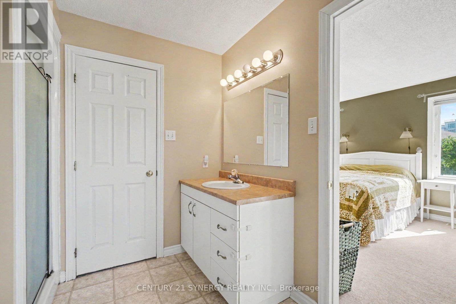 63 Lafleche Boulevard Property Photo 17