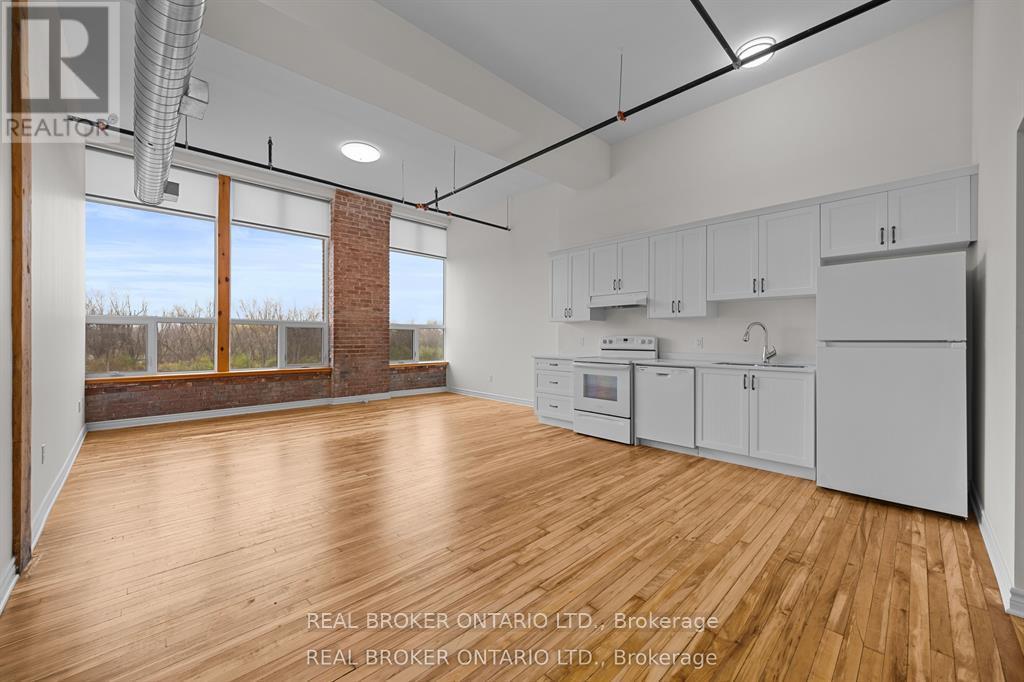 215 - 150 Mill Street Property Photo 6