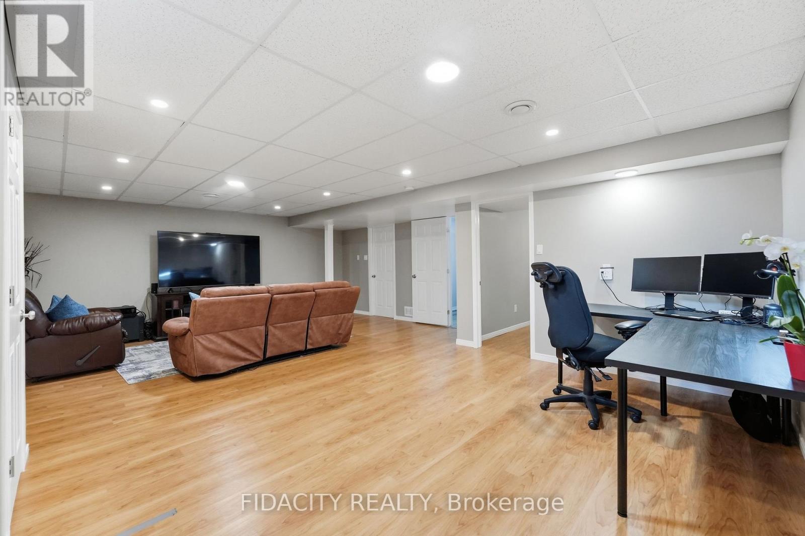 925 Burwash Landing Way Property Photo 32
