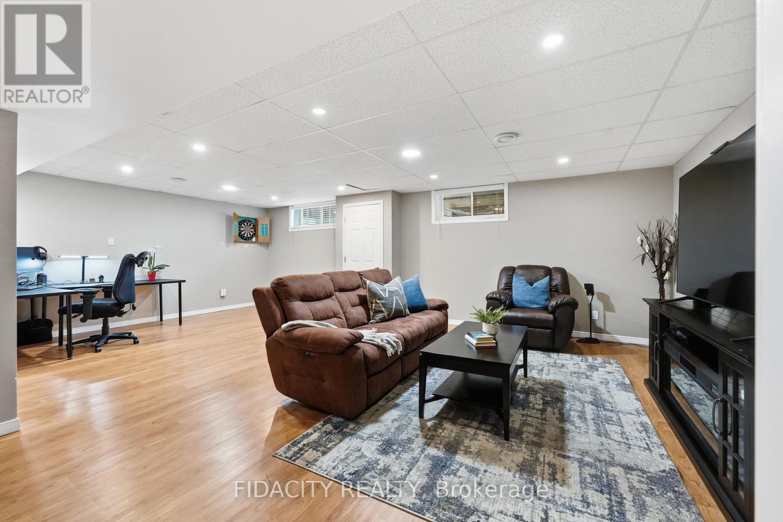 925 Burwash Landing Way Property Photo 35