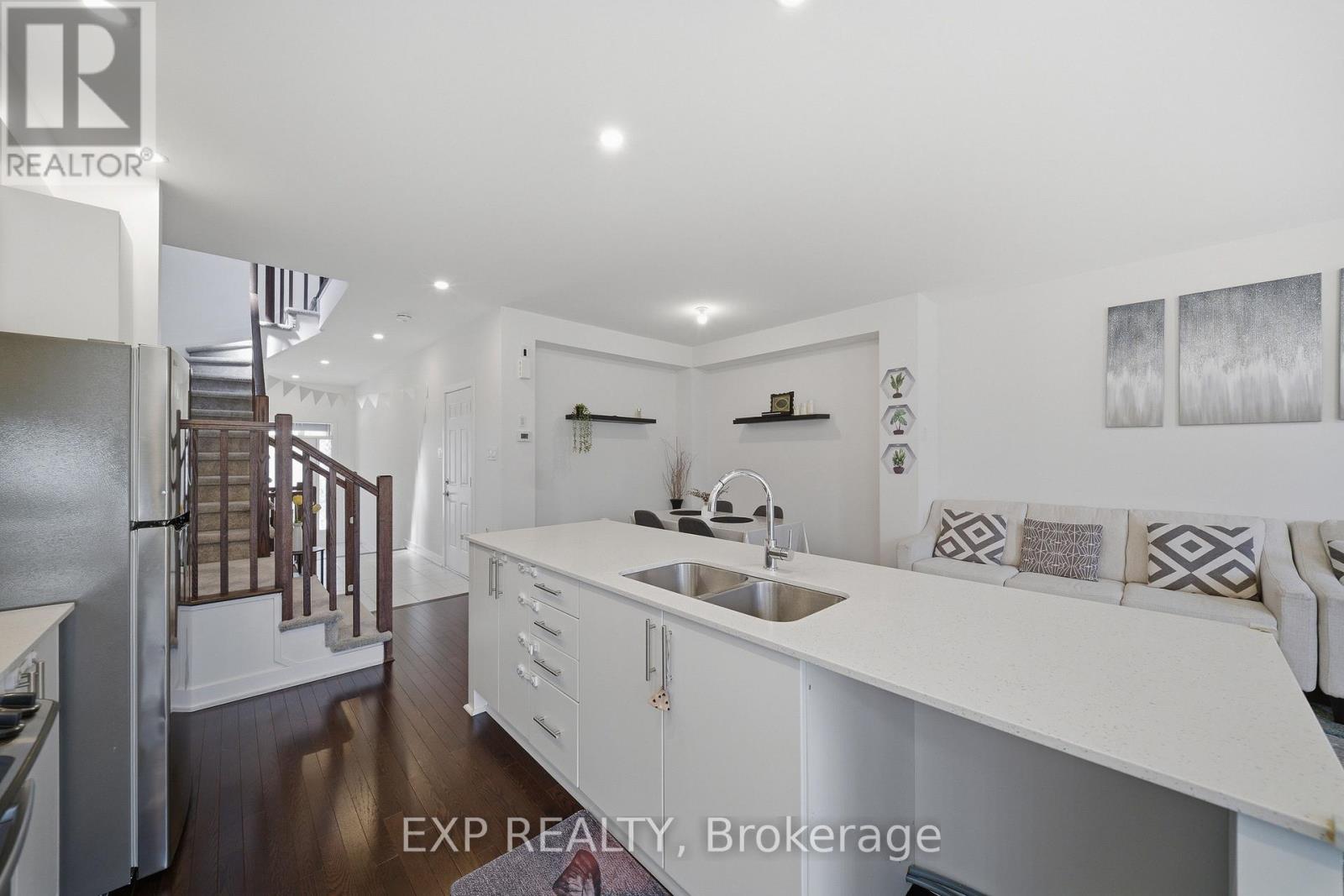 57 Robusta Lane Property Photo 10