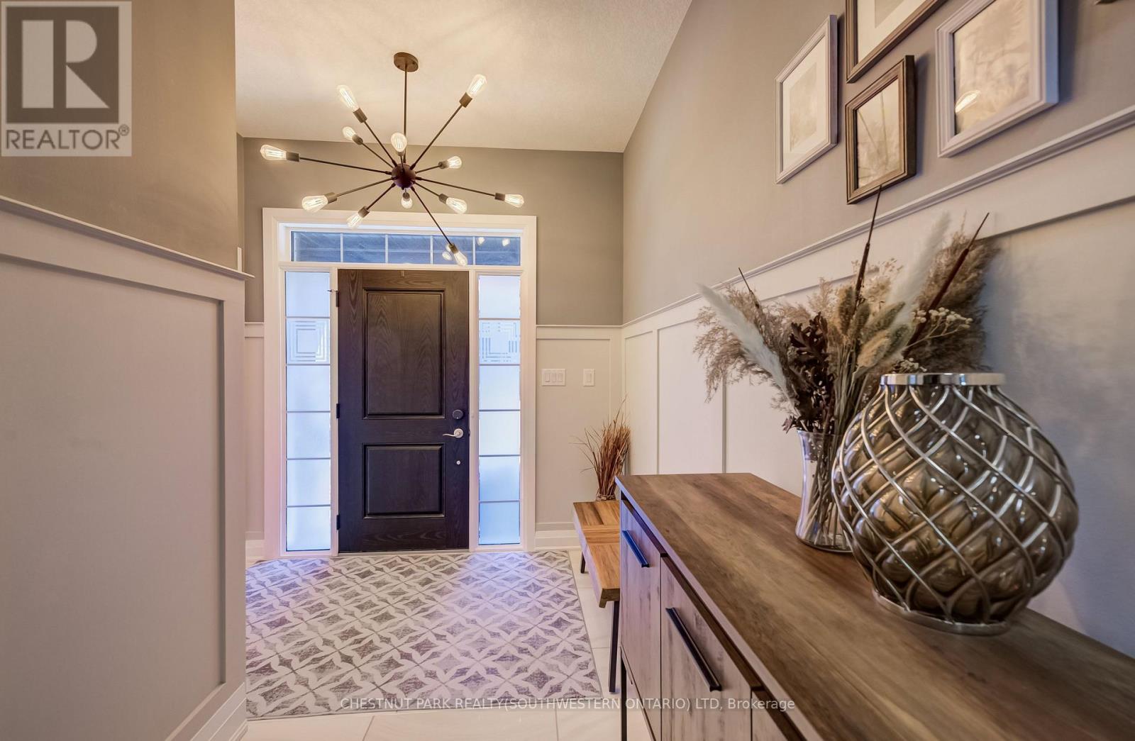 35 Greyhawk Street Property Photo 5