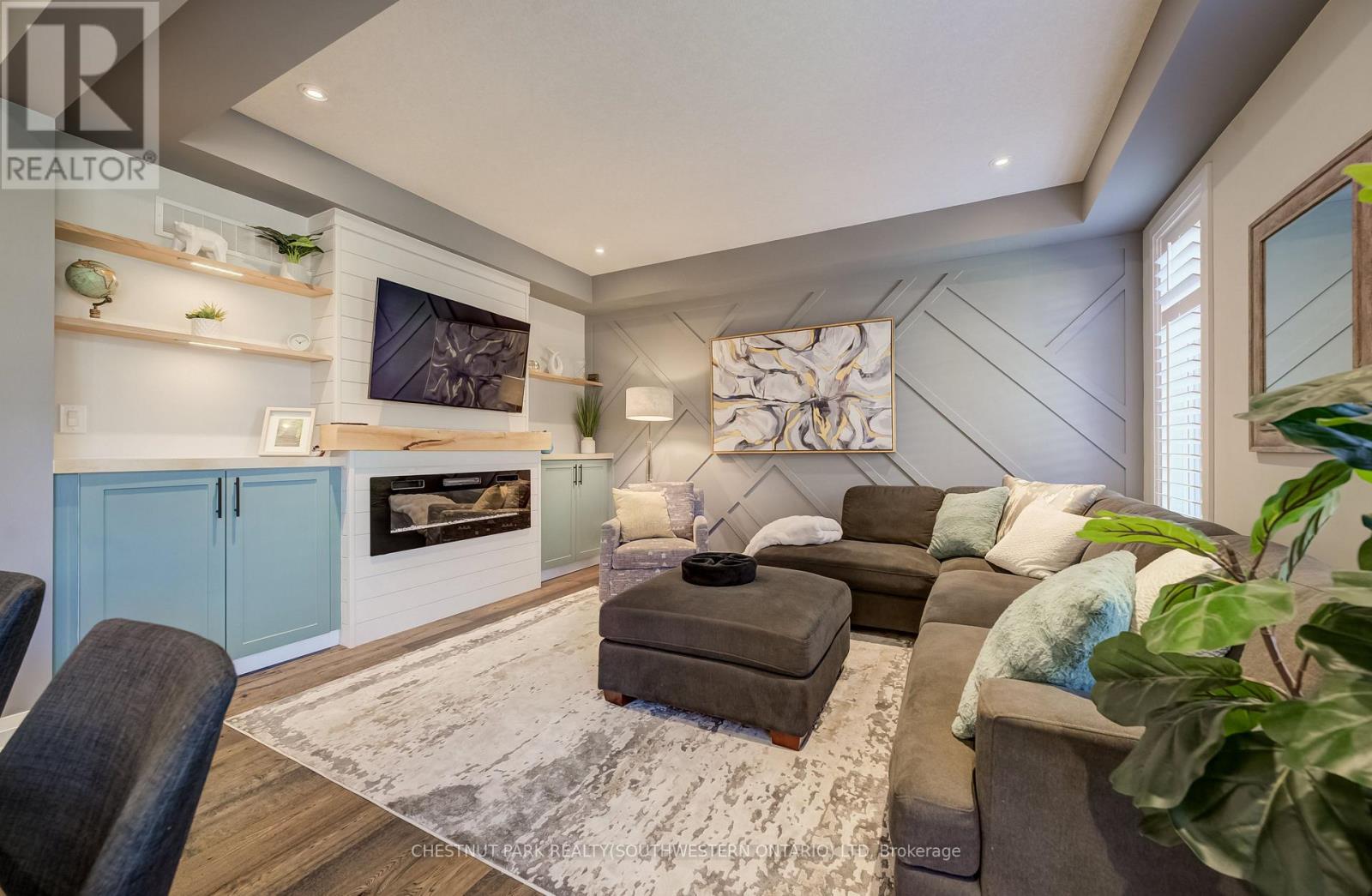 35 Greyhawk Street Property Photo 8