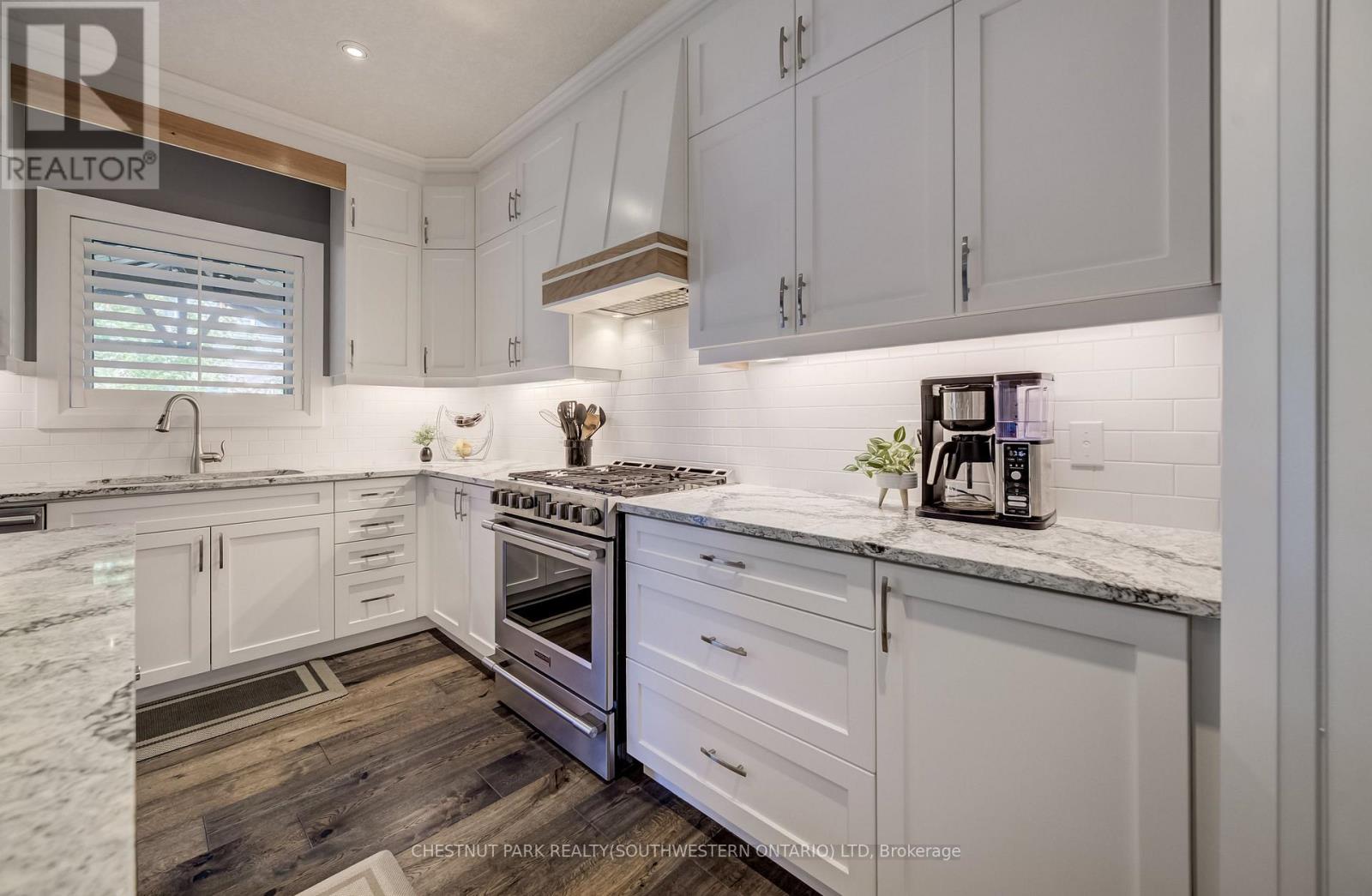 35 Greyhawk Street Property Photo 14