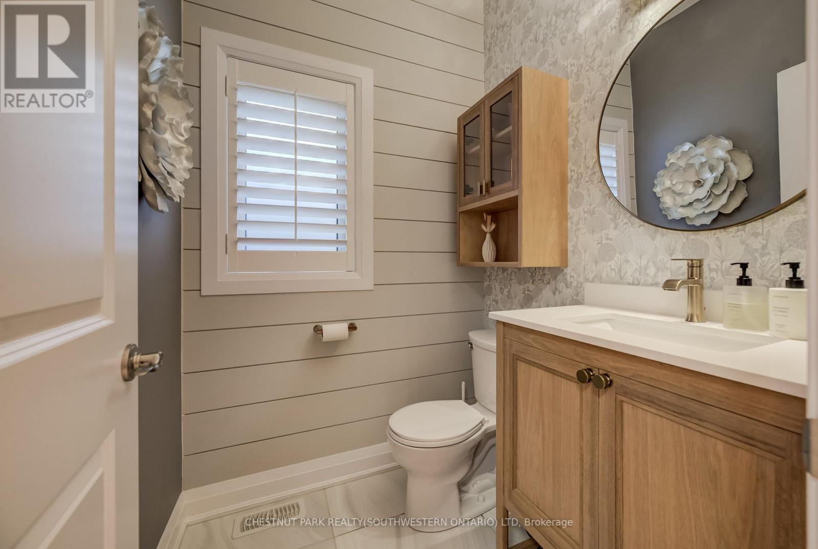 35 Greyhawk Street Property Photo 16