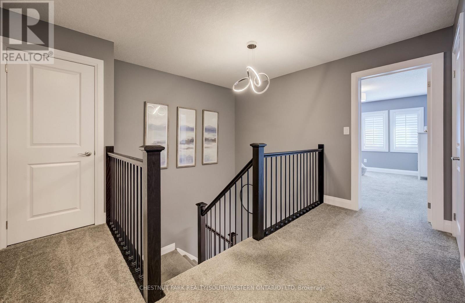 35 Greyhawk Street Property Photo 18
